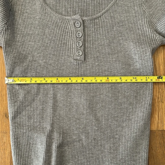 *last chance* NWT. Becul | crop, fitted, ribbed grey long sleeve sweater - Picture 9 of 16